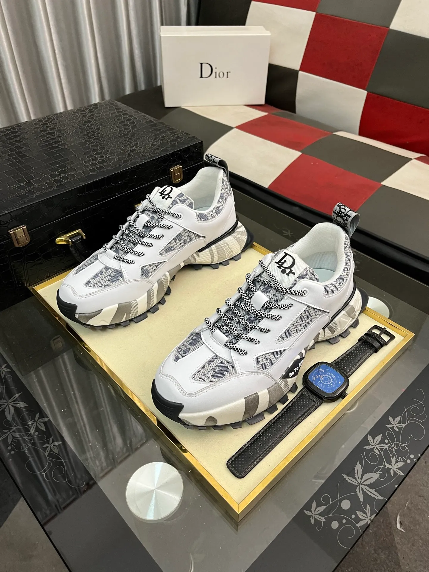Men's Men's Shoes💰458⌚️⌚️Dior unique modern style sneakers. Counter purchasing 🏃casual leather shoes😍😍 original cowhide leather imported from Italy (refuses to discolor and grind feet) soles: original soles specially provided by the original factory, super cool😍 lace up and walk with wind👍 style design ⚠️ super comfortable and wear-resistant original soles. Just like shooting the real thing 🎬The real thing is better Code number: 38-443️⃣Colors available
